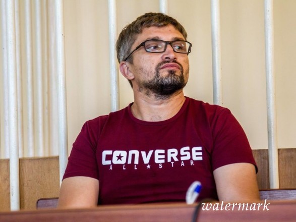 “Верховный суд” оккупированного Крыма бросил журналиста Мемедеминова под арестом