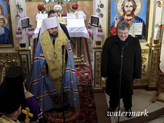 Держава не будет ускорять процесс перехода церковных общин в ПЦУ — Порошенко
