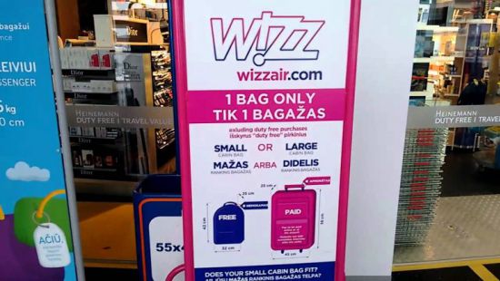 Лоукостер Wizz Air поднял цену на провоз багажа