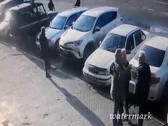 Расстрел в Николаеве: момент душегубства влетел на видео(видео 18+)