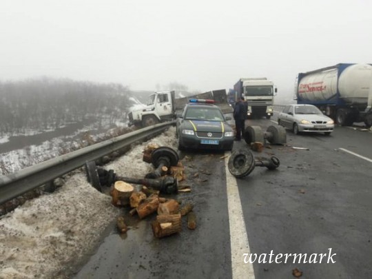 Новоиспеченное масштабное ДТП на трассе Киев – Одесса: первые фото с места происшествия