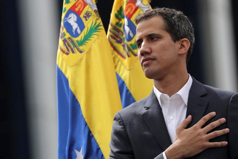 Гуайдо попросил папу Римского о помощи в урегулировании конфликта в Венесуэле