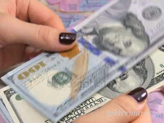 В Киеве арапы по плутоватой схеме обворовали пенсионерку почитай на 7 тысяч долларов