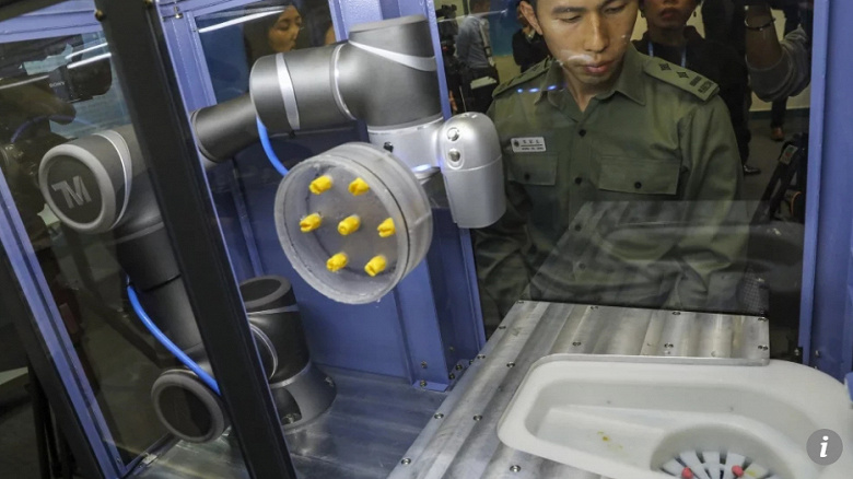 Фитнес-трекеры, видеонаблюдение и роботы для изыскания фекалий: Гонконг хочет превратить всегдашние тюрьмы в умные