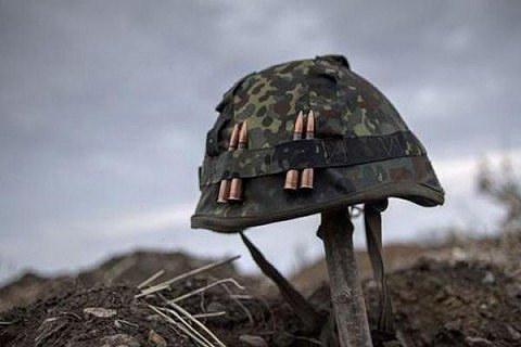 На Донбассе погиб украинский военный, двое получили ранения