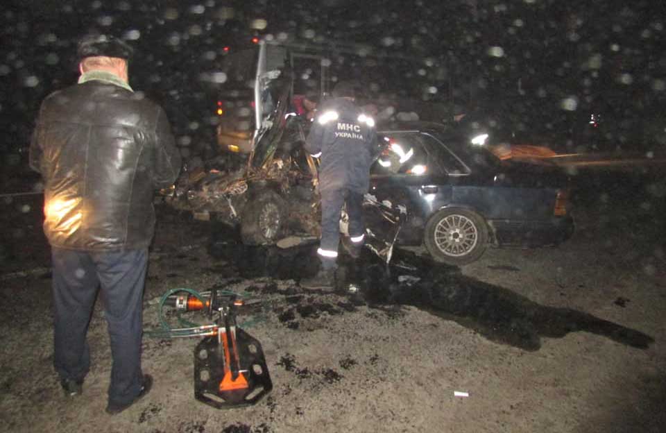 Вісті з Полтави - ДТП у Великобагачанському районі: зіткнулися Toyota Corolla та Ford Scorpio — водій останнього помер у лікарні