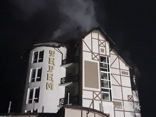 На популярном украинском курорте пламенел отель(фото, видео)
