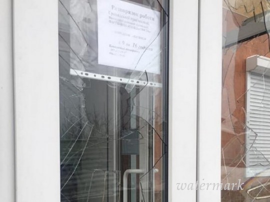 В Виннице безвестные обделали погром офиса БПП(видео)