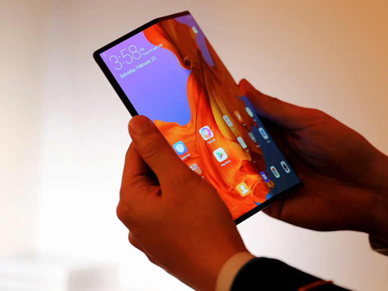 Это было ахово: луковица Huawei заявил, что у братии был первообраз гибкого смартфона, подобного Samsung Galaxy Fold, однако от него отказались
