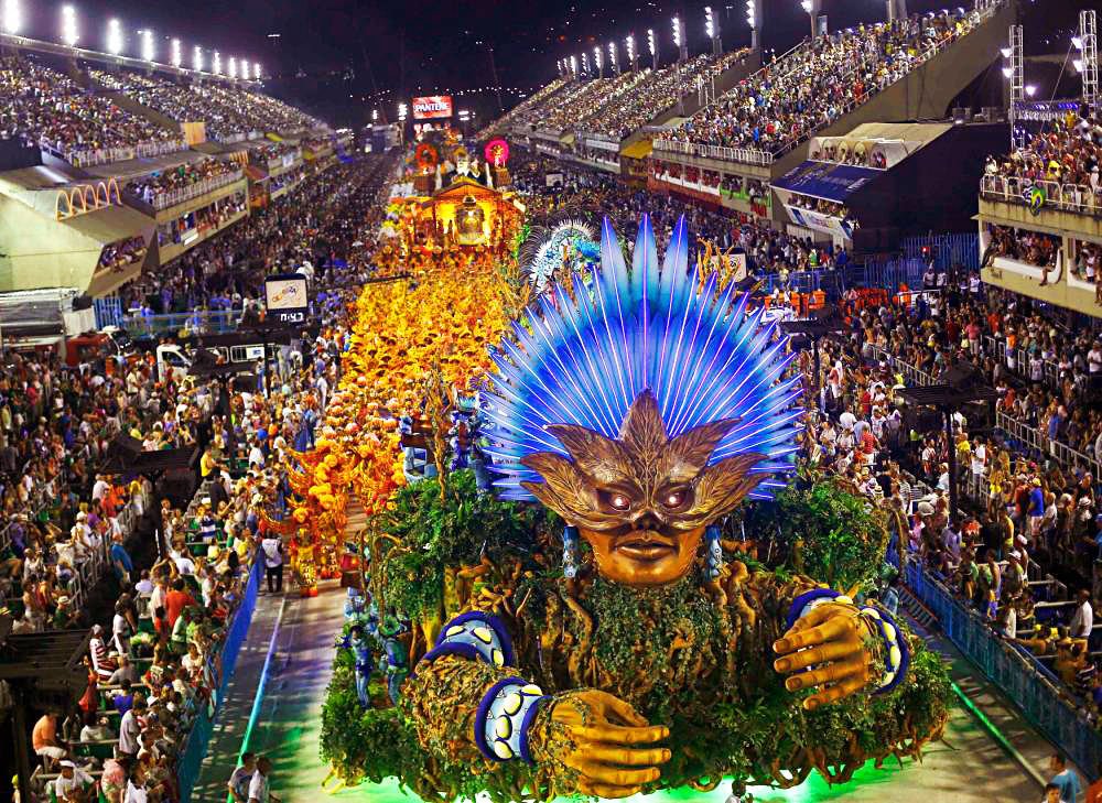 Бразильский карнавал привлек полтора миллиона туристов