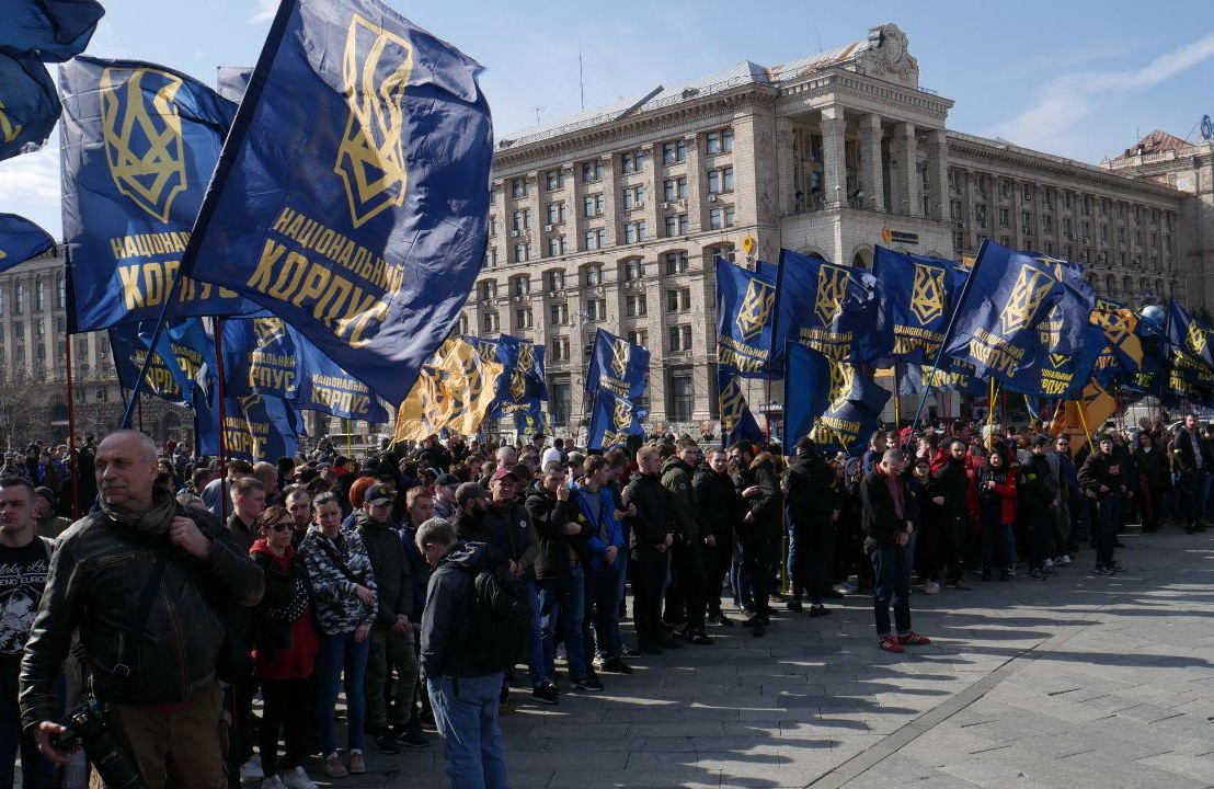 Вісті з Полтави - Полтавський Нацкорпус протестував під стінами Адміністрації Президента щодо скандалу із «Укроборонпромом»