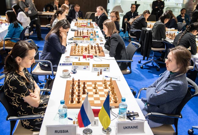 Украинские шахматистки сыграли вничью с Россией на командном ЧМ