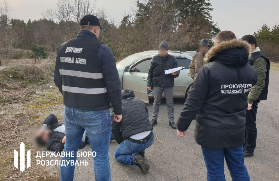 Вісті з Полтави - Двох співробітників поліції Кобеляк затримали на хабарі у 10 тисяч гривень