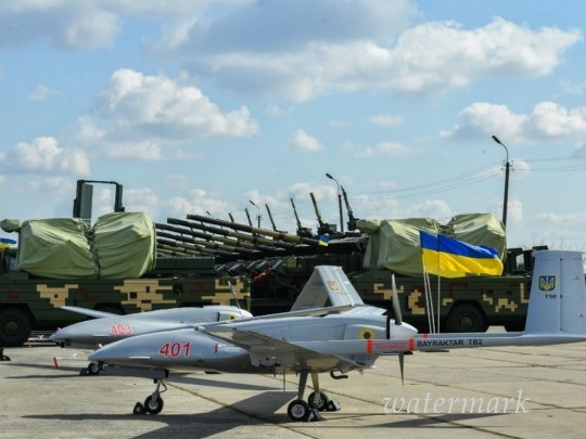 Порошенко передал ВСУ сотни манеров новейшего оружия: в том числе самолеты(фото, видео)
