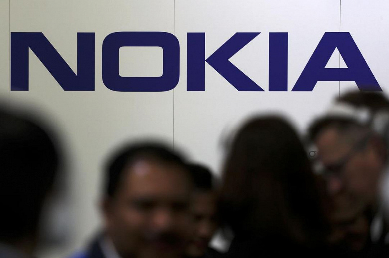 В Финляндии обеспокоены тем, что смартфоны Nokia отправляют настоящие в Китай