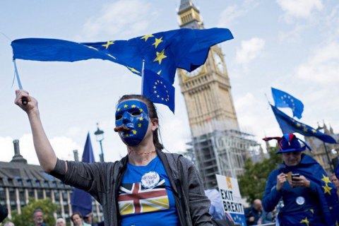 Петиция за отмену "Брексит" на сайте британского парламента набрала более 4 млн голосов
