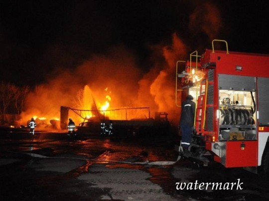 Взрывы и пожар в Кропивницком: появились свежие фото и видео с места ЧП