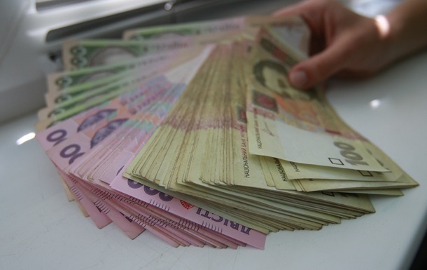 За год реальная зарплата в Украине выросла на 10%