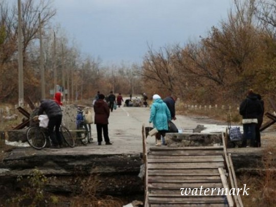 В районе пункта пропуска в Станице Луганской умер мужчина