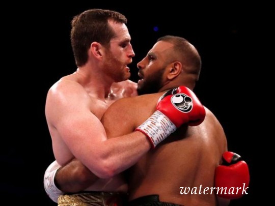 По стопам Тайсона: боксер-тяжеловес тяпнул конкурента за грудь(фото, видео)