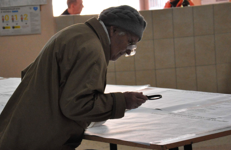Вісті з Полтави - У Полтаві в одній школі зареєстровано дві дільниці — люд плутаються де їм голосувати