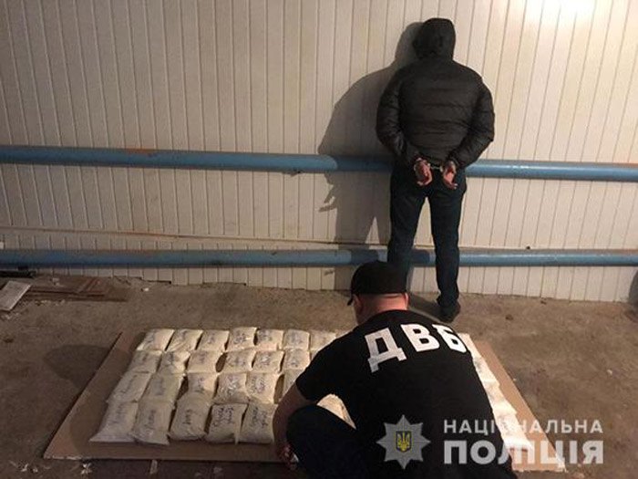 Полиция сервировала крупный наркокартель с ежемесячным витком 10 млн гривен