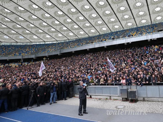 Взаправдашний взрыв позитива: у Порошенко рассказали, сколько человек ныне собрались на «Олимпийском»(фото)