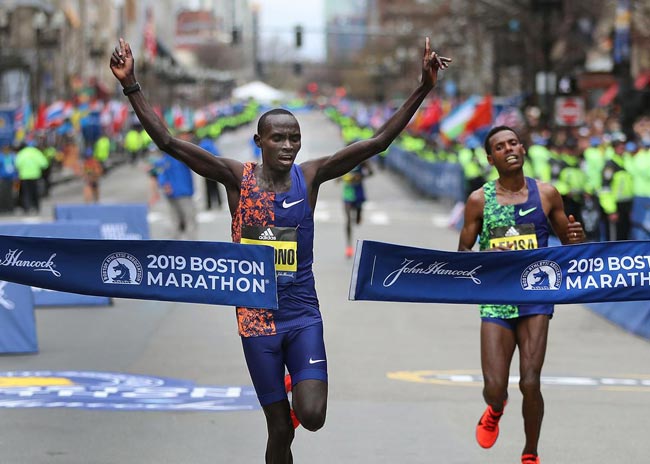 Кениец Чероно и эфиопка Дегефа и - победители Бостонского марафона
