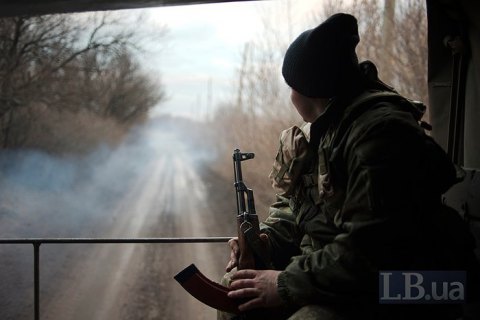 Один-одинехонек военный получил ранение на Донбассе вблизи Светлодарска