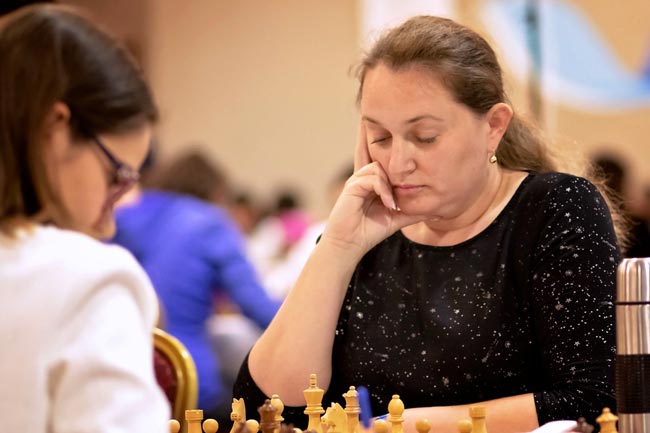 Инна Гапоненко стала единоличным лидером после 9-го тура на чемпионате Европы по шахматам