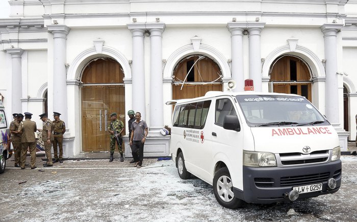 На Шри-Ланке при взрывах во времена пасхальной службы погибли 100 человек(освежено)