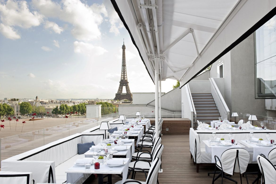 Парижские рестораны вводят штрафы за отмену бронирования
