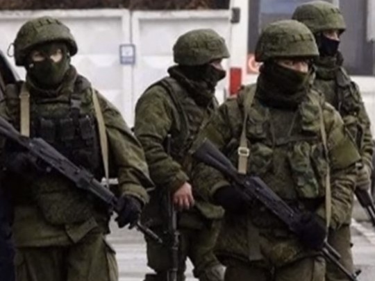 Россия введет свои войска на Донбасс: в Москве открыли детали