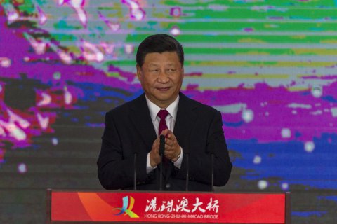 Си Цзиньпин пообещал "новый шелковый путь" без коррупции