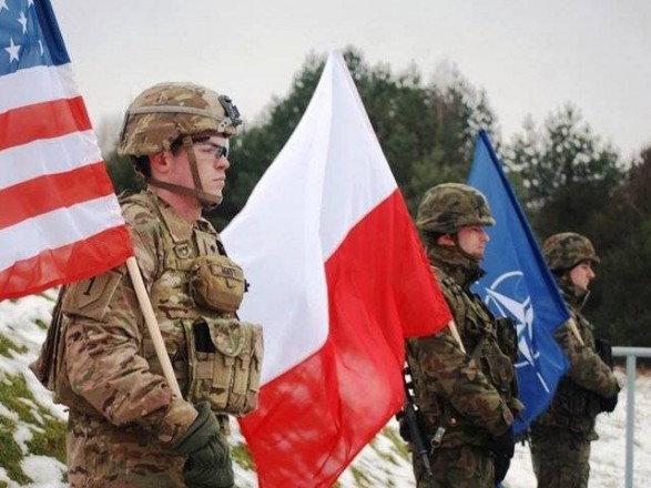 Польша и США договорились об усилении военного наличия в республике