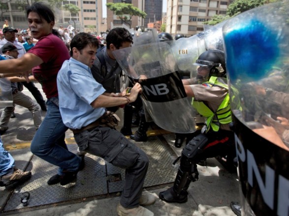 Численность задержанных в ходе протестов в Венесуэле добилось 25 человек
