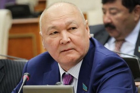 Один-одинехонек из кандидатов в президенты Казахстана не сдал испытание по языку