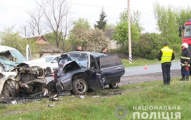 В Винницкой области столкнулись два авто: четверо погибших