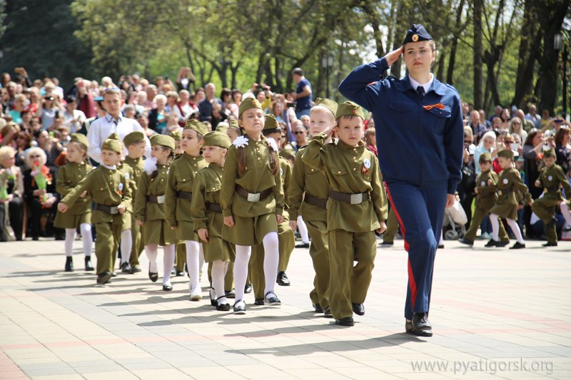В России проложили парад "дошкольных войск"