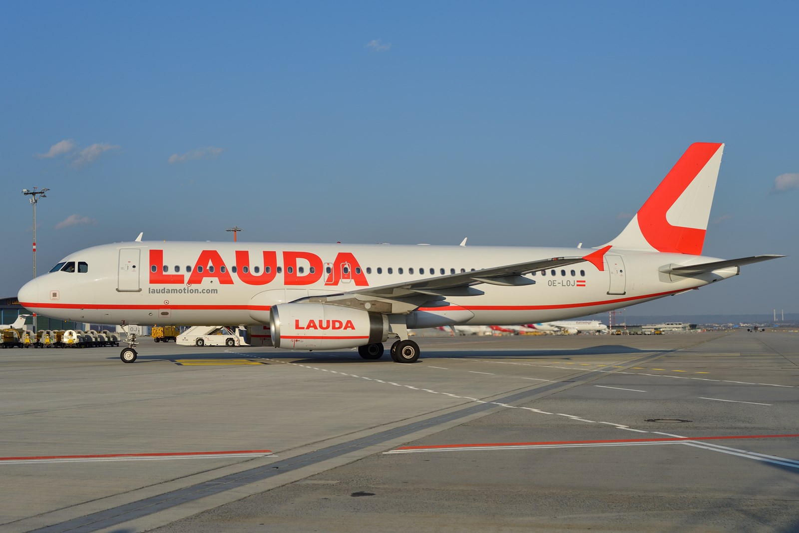Laudamotion будет выполнять рейсы Киев – Вена ежедневно