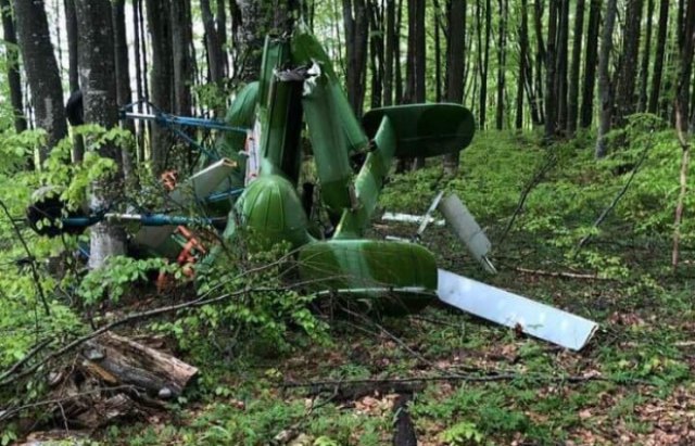 На украинско-румынской меже вскрыли раздолбанный вертолет