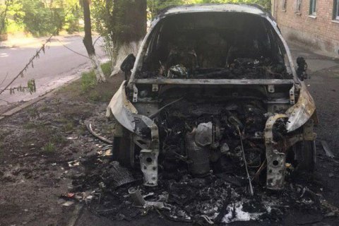 Машину главреда телеканала TVi сожгли ночью в Киеве(освежено)