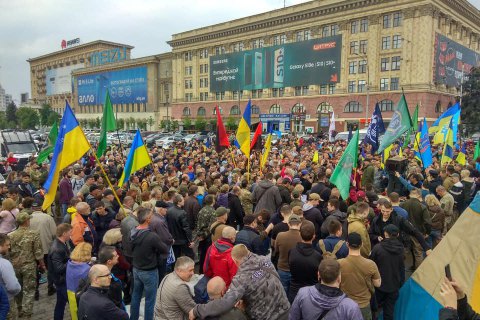 В Харькове митинговали из-за палатки волонтеров для сбора помощи армии