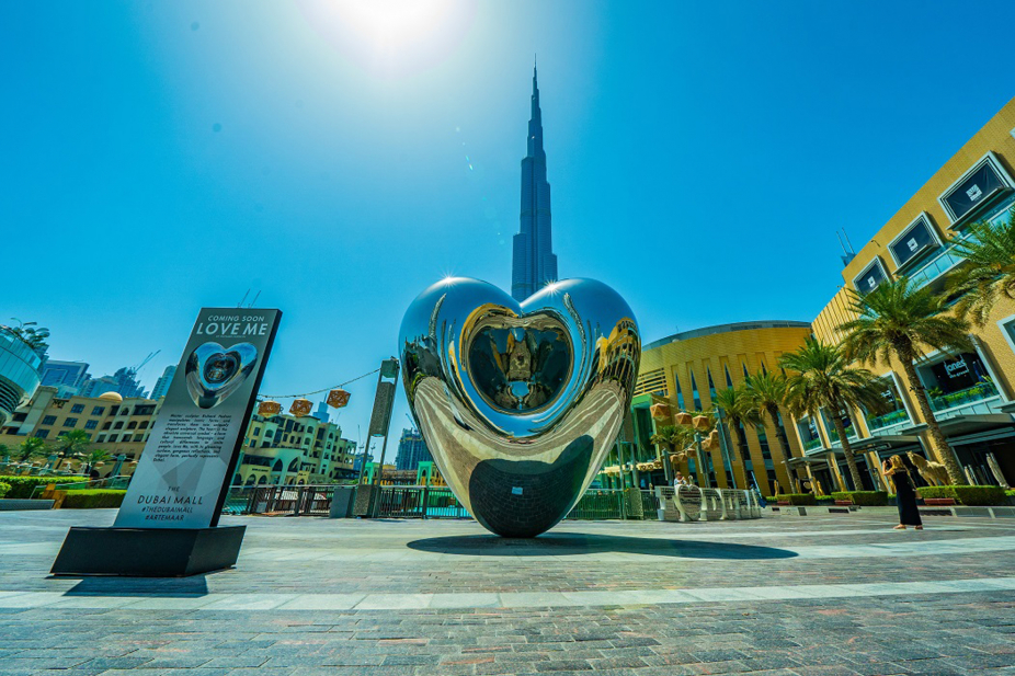 В Дубае ввели скульптуру в фигуре сердца