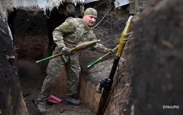 Сутки на Донбассе: 13 обстрелов, у ВСУ потери