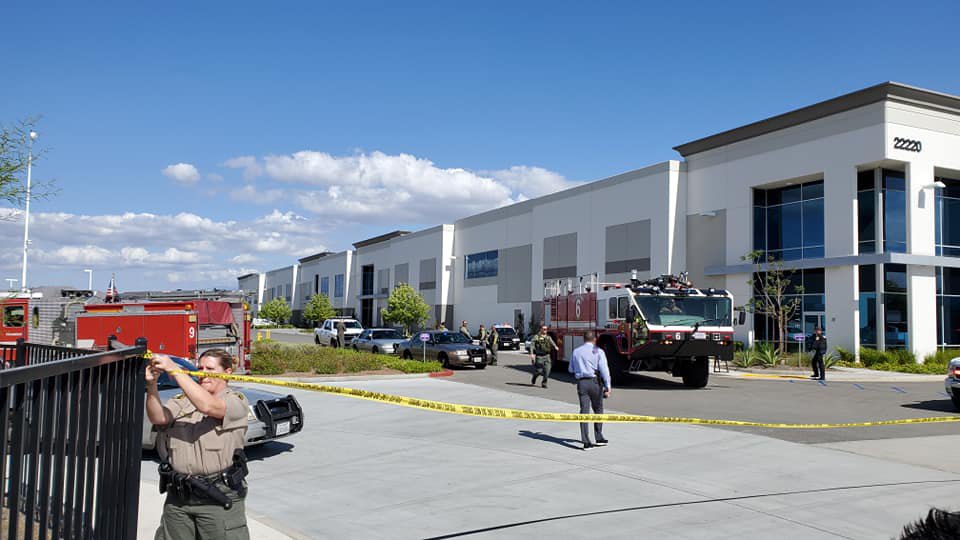 В Лос-Анджелесе военный истребитель упал на здание