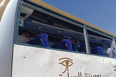 В Египте из-за взрыва возле автобуса потерпели более 12 туристов