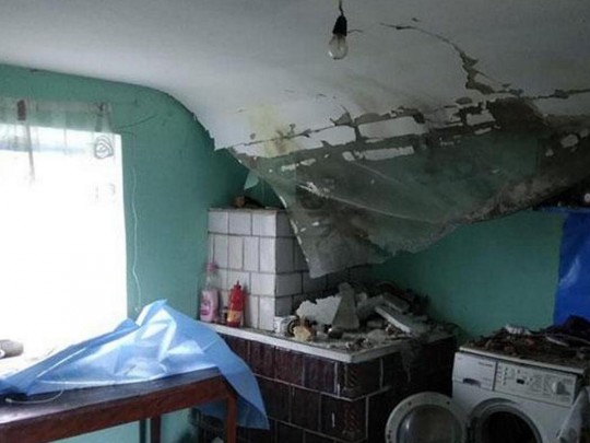 В Тернопольской области шаровая молния влетела в жилой дом и взорвалась: фото с места ЧП