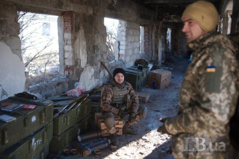 Боевики на Донбассе с азбука суток закончили уже три обстрела