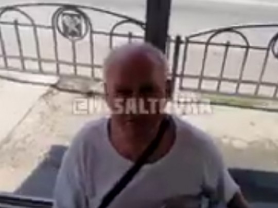 В Харькове дядька ахнул по лицу дедушку, какой выступал на аккордеоне возле выхода из метрополитен(видео)